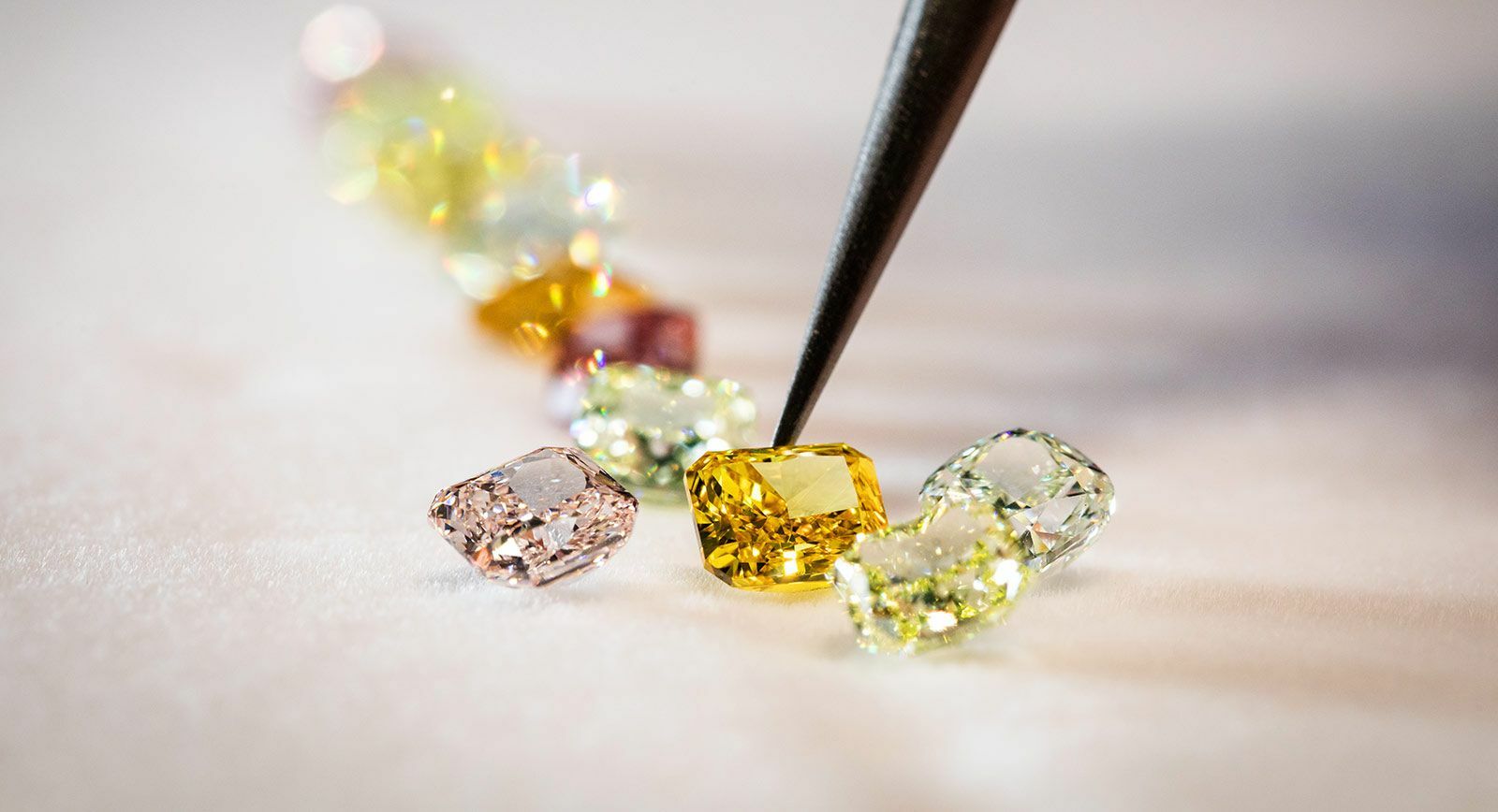 Personalized Brilliance: Customizing Color Diamonds in Jewelry